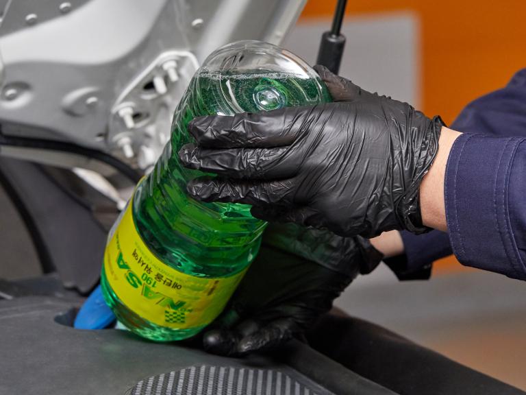 10. 워셔액 보충